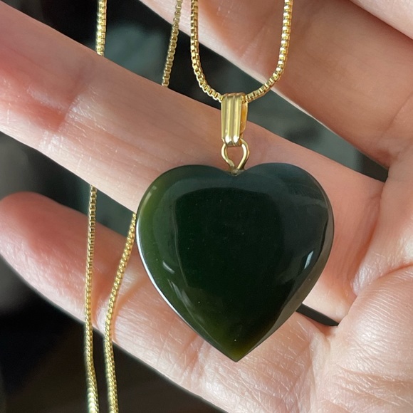 Dark spinach green natural jade pendant & 18K gold plated adjustable chain - Picture 1 of 6